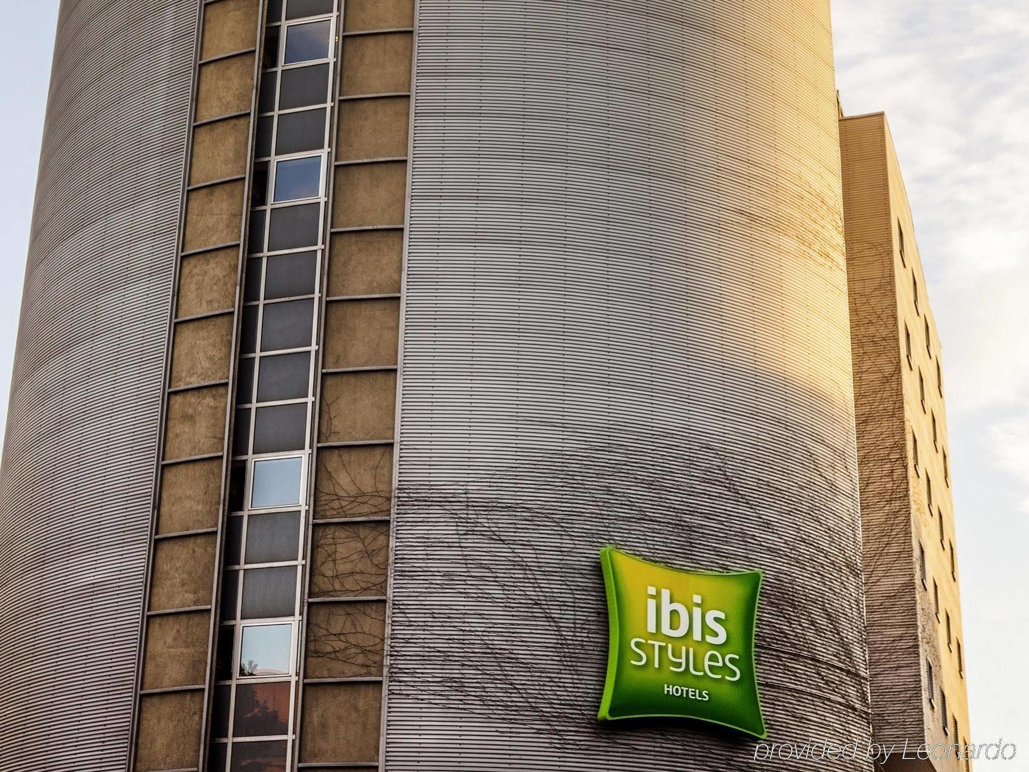 Ibis Styles Paris Saint Ouen Hotel Exterior photo